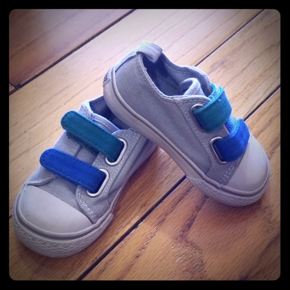 😀Gymboree shoes size 5😍